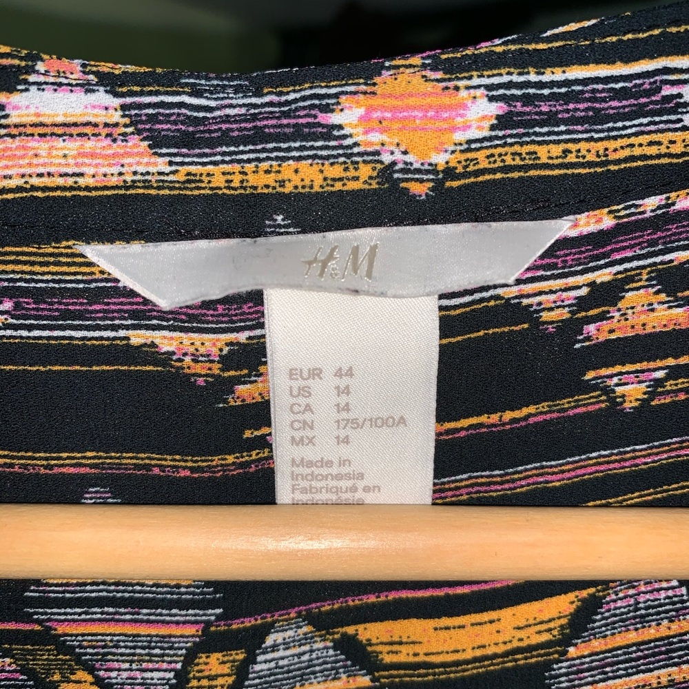 H&M Multicolor Patterned Blouse - Picture 5 of 7